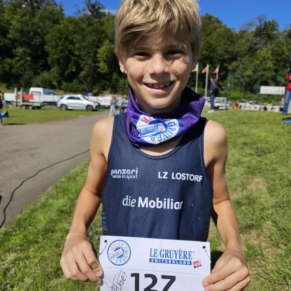 🎉CH-Final Mille Gruyère und Mobiliar Nachwuchsmeeting🎉

Ein fantastischer Saisonabschluss in Alle und Wohlen der Lostorfer Athleten/innen. 

Resultate: 
Mille Gruyère - 1000m 
🚀Liam M10 - 3.31,63 PB 

Mobiliar Nachwuchsmeeting 
🚀Joel - Hoch 1.75m SB 
🚀Lorena - Diskus 35.94m PB 
🚀Lea - Speer 32.61m 

Wir gratulieren herzlich und freuen uns auf die nächste Saison! 🥳💪🏼 Danke an alle Trainer und Trainerinnen fürs betreuen. 

Nächsten Sonntag findet der CH-Final des Visana Sprints auf dem Berner Bundesplatz mit Kimi statt - Viel Erfolg 🍀

 #millegruyère #swissathletics #lzlostorf